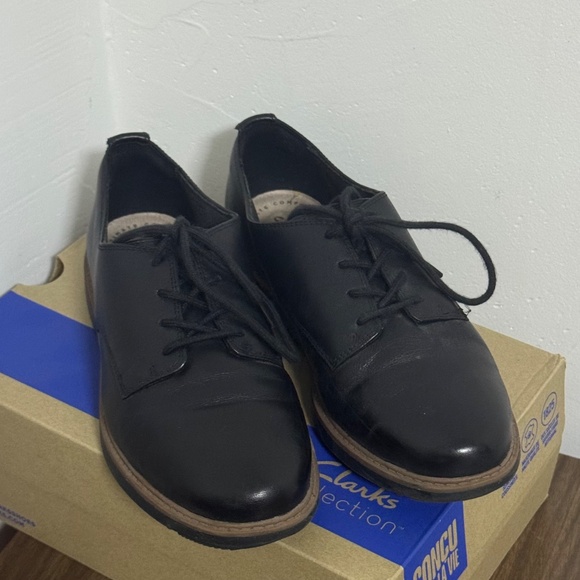 Clarks Oxford flats US 7 - Picture 2 of 3